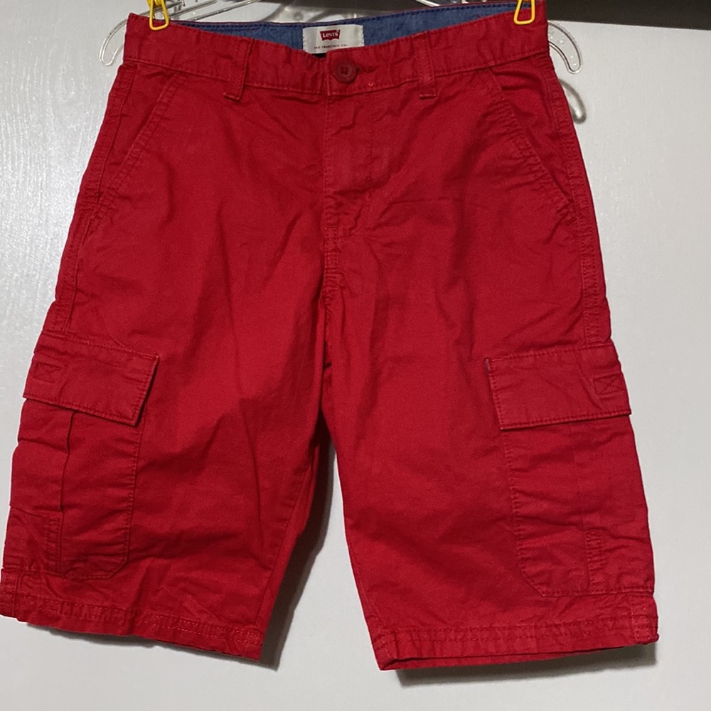 Like New Levi’s Fit Slim Cargo Short Size 10 Regular.